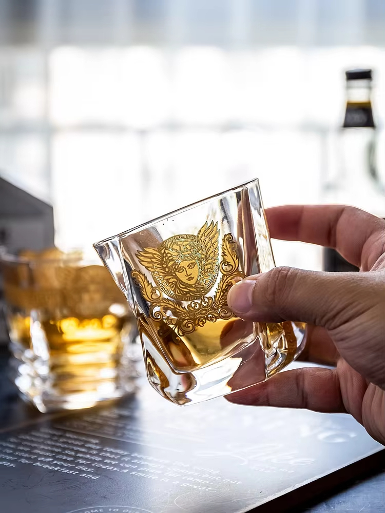 Medusa Altın Kafa Boyalı Viski - Wine To Beer To Liquor incelemesi ve fiyatı
